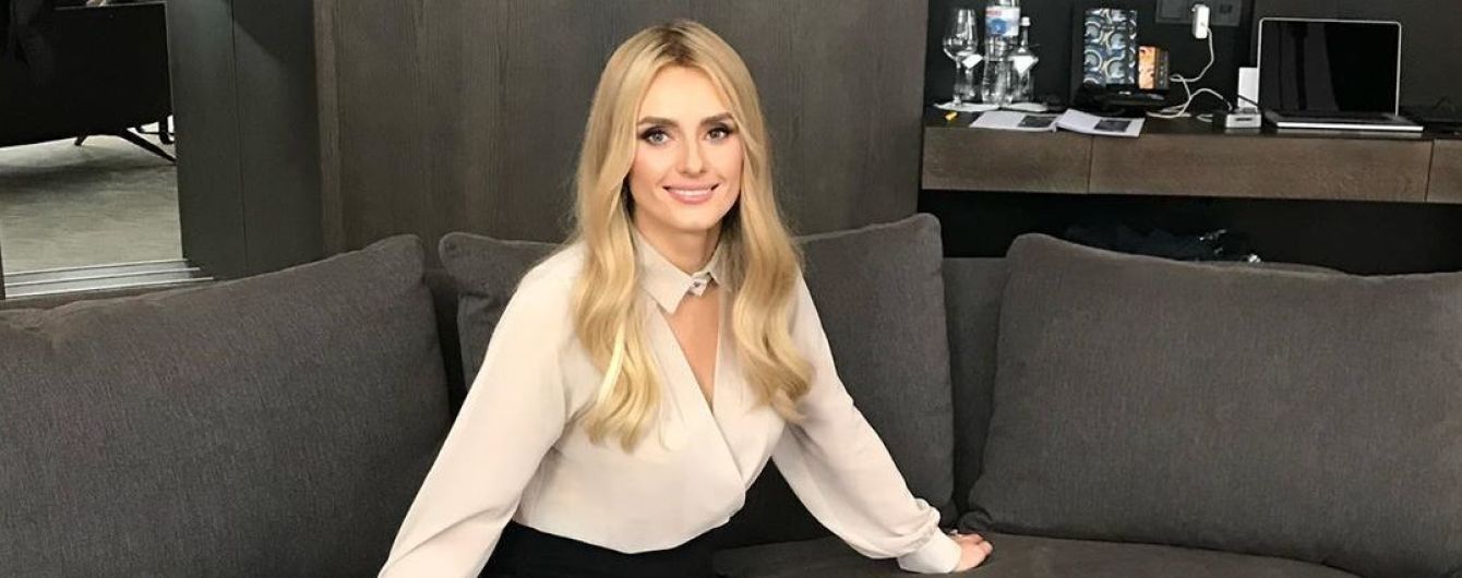 Ирина Федишин засветила фигуру в сексуальном черном купальнике
