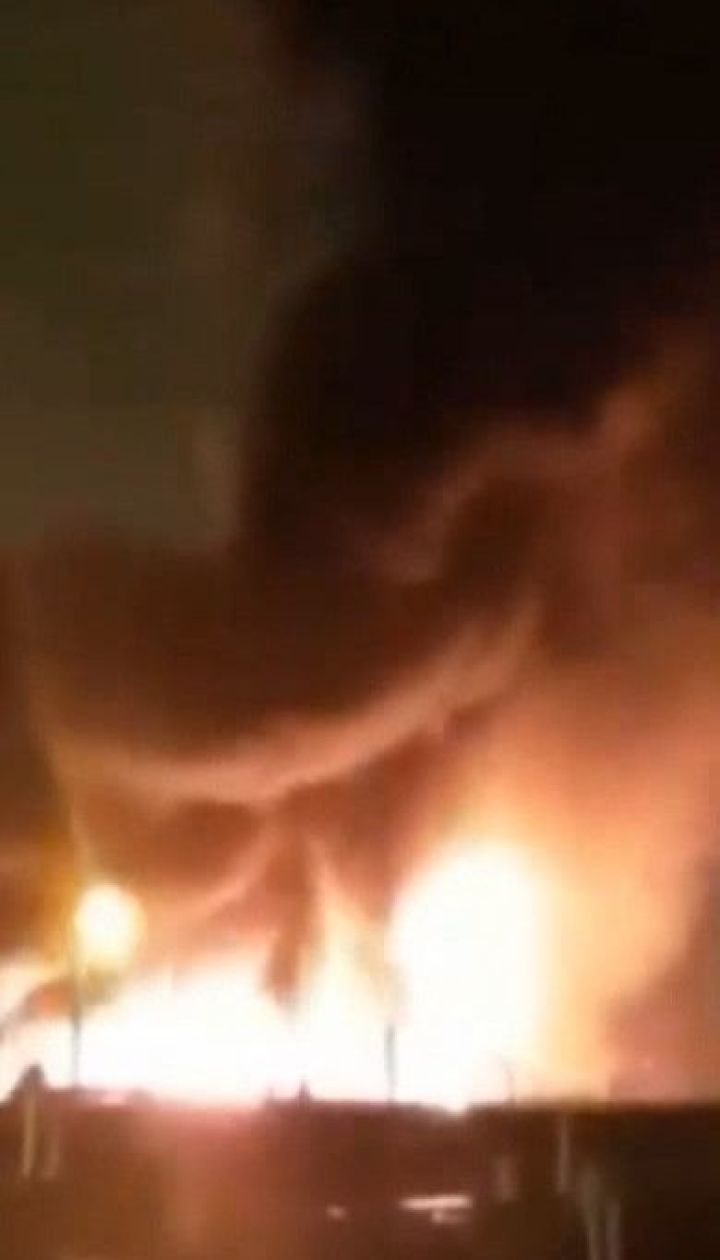 На лівому березі столиці сталася масштабна пожежа у автокооперативі