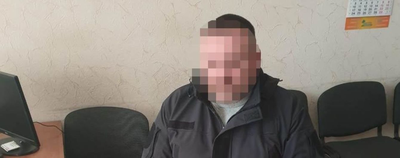 Выкрикивал антисемитские лозунги: в Виннице мужчина ворвался в синагогу и напал на посетителя