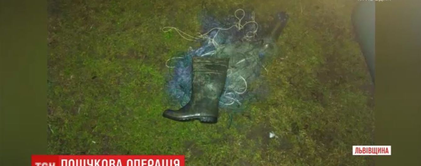 Во Львовской области ищут рыбака, который начал тонуть с лодкой