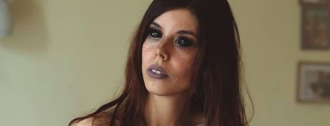 Польська модель зробила татуювання на очах і втратила зір