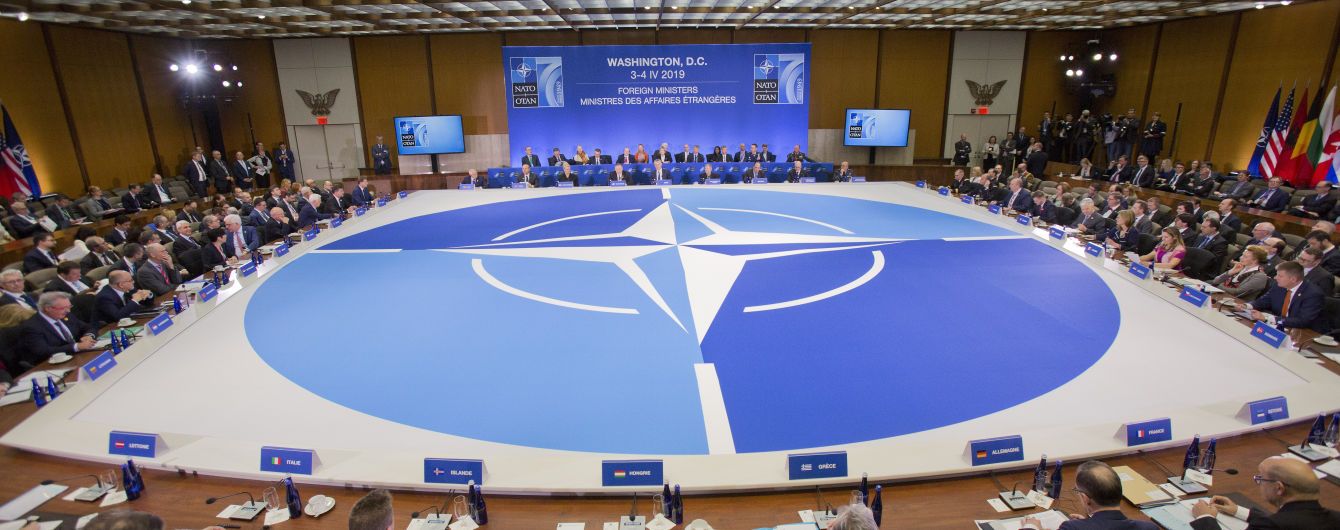 НАТО требует от Кремля раскрыть подробности программы "Новичок" и международного расследования
