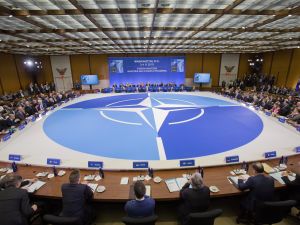 НАТО не будет поддерживать Украину в случае открытой агрессии РФ – экс-командующий ВС США