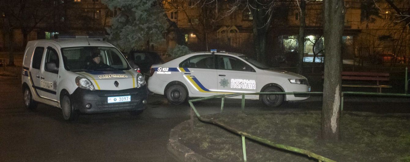 "Я ждал маму, а она не пришла": в центре Тернополя маленький мальчик сам ночью спал на скамейке