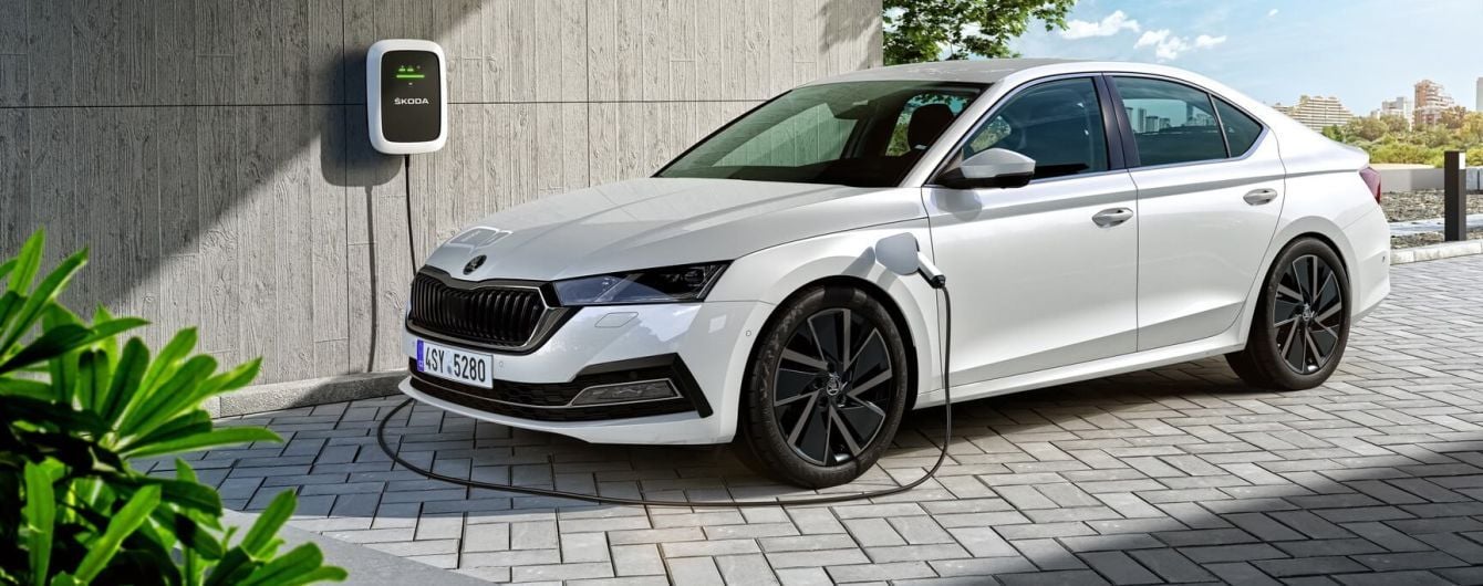 Названы цены новой Skoda Octavia с альтернативными силовыми установками