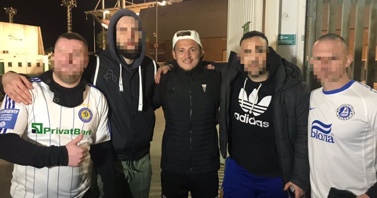 Ультрас "Динамо" поддержали Романа Зозулю после матча с "Райо Вальекано", фанаты которого травят украинца