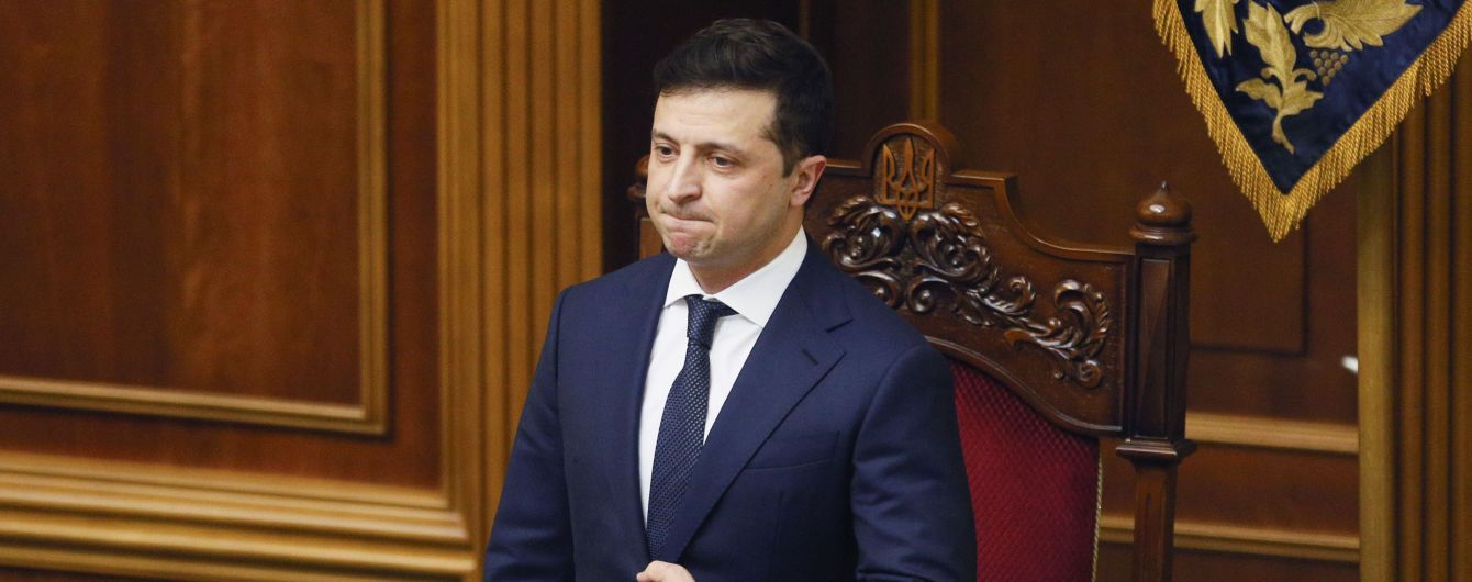 Зеленский подписал закон об отмене штрафных баллов за нарушение ПДД