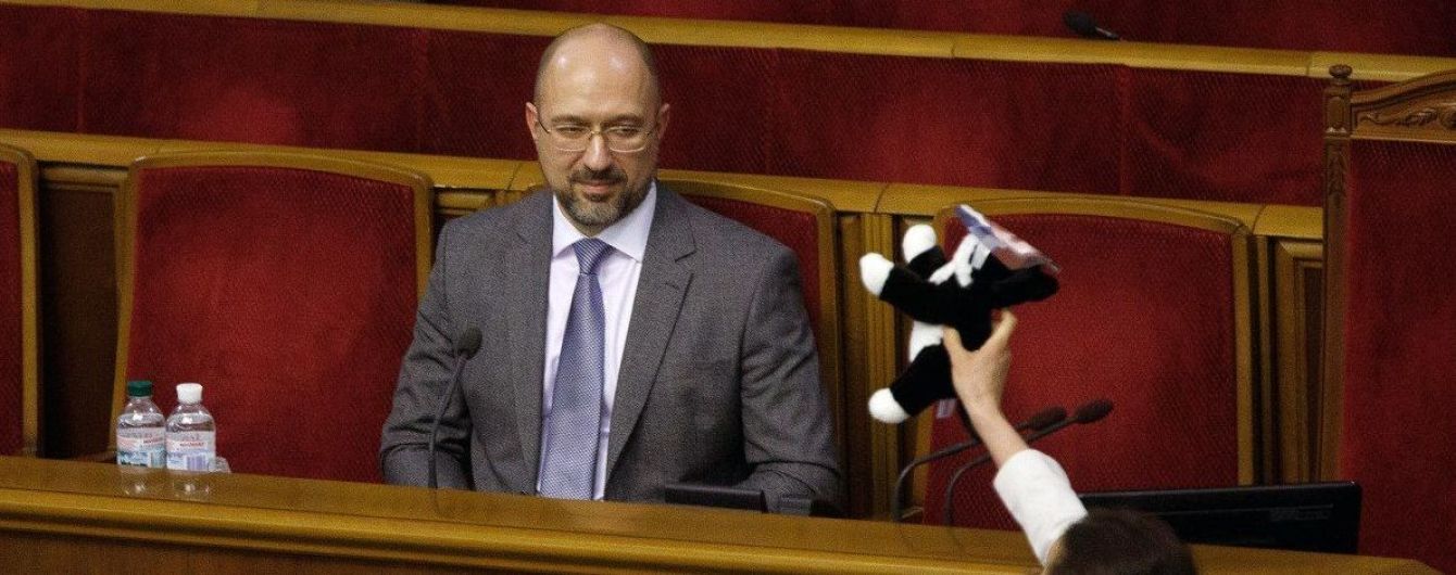 "Не счастлив от этого": Шмыгаль прокомментировал дела против Порошенко