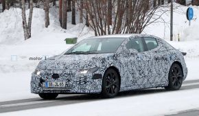 Автошпигуни зняли електричний седан Mercedes EQE на випробуваннях