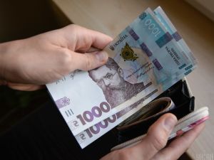 Война на Донбассе и низкие зарплаты: украинцы назвали самые большие проблемы в стране