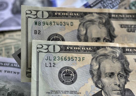 Курс валют на 2 грудня: скільки коштують долар і євро