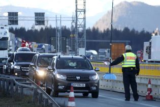 Заборону на в'їзд до країн ЄС можуть продовжити ще на місяць