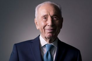 Українською вперше вийде біографія Шимона Переса "Дрібних мрій не буває"