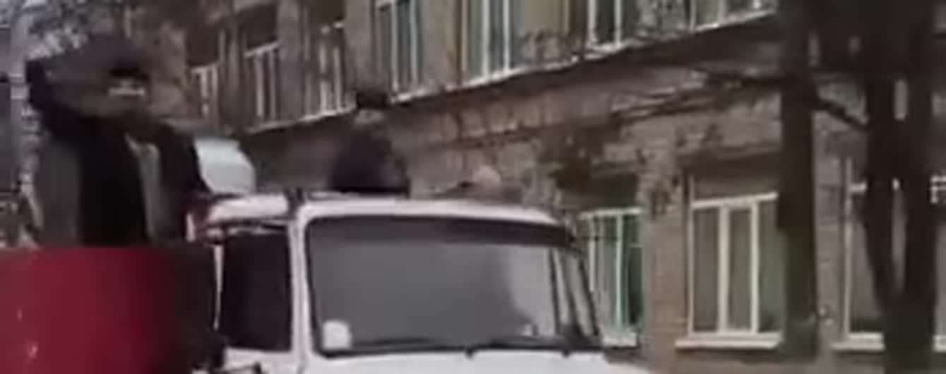 "Дезінфекція вулиць святою водою". В Бердянську УПЦ МП "виганяла" коронавірус освяченням міста