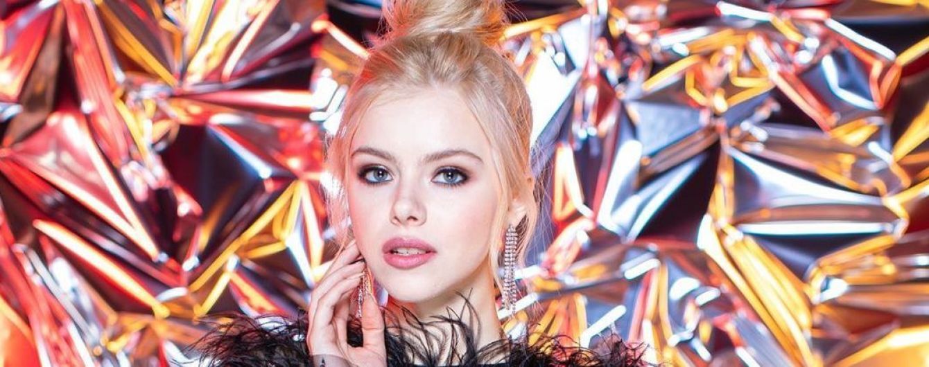 "Голос країни-10": звезда сериала "Школа" растрогала выступлением и попала в команду Дана Балана