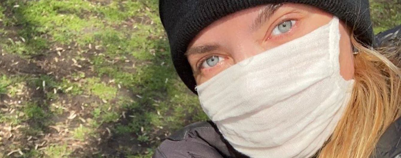 Проводит карантин в Кропивницком: Алина Байкова в нижнем белье продемонстрировала стойку на голове