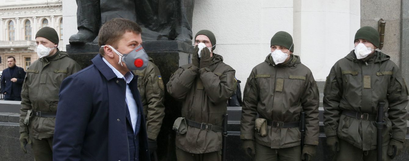 Кабмін запровадив режим надзвичайної ситуації на всій території України, карантин подовжено на місяць
