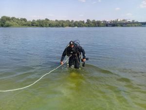 В Сумской области во время ныряния с аквалангом утонули местная чиновница и профессиональный водолаз