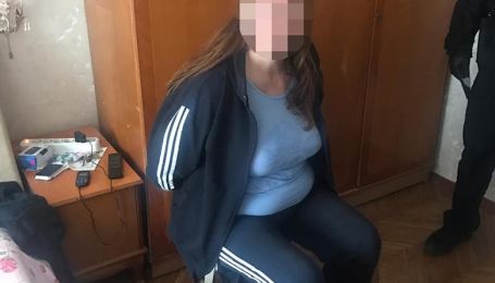 Поссорились до смерти: в Киеве мать во время конфликта жестоко зарезала дочь