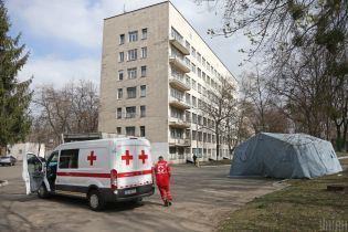У Києві зафіксували новий спалах коронавірусу у гуртожитку: один з мешканців помер у лікарні