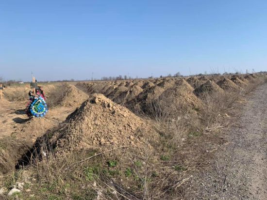 Понад 600 могил уже викопали: у Дніпрі підготували місця для поховань померлих від коронавірусу