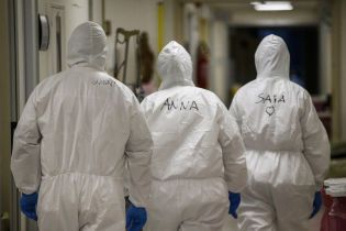 Китай заявив про спалах "невідомої пневмонії" в Казахстані, страшнішої за коронавірус: країна спростовує