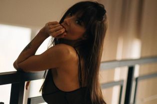 Має прекрасний вигляд: Поліна Логунова у сексуальному купальнику поділилася рецептом брауні
