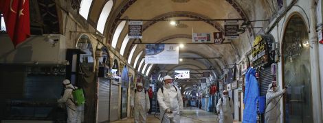 Более 20 тысяч зараженных: в Турции из-за коронавируса ввели строгий карантин