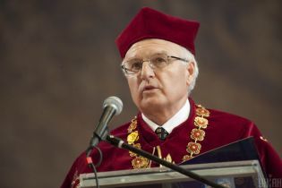 Помер колишній міністр освіти, батько фронтмена "ОЕ" Іван Вакарчук