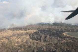 У Зоні відчуження вже третій день триває лісова пожежа