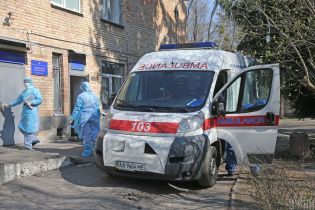 Не доехал к больнице: на Закарпатье в карете "скорой" умер мужчина с подозрением на коронавирус