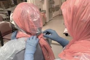 Захисні костюми зі сміттєвих мішків: медичка розповіла про стан лікарень у Британії через COVID-19