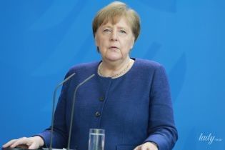 Первый выход после самоизоляции: Ангела Меркель в синем жакете выступила на пресс-конференции