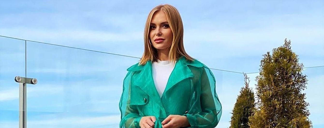 Слава з "НеАнгелів" на честь Дня матері поділилася емоційними знімками з пологового