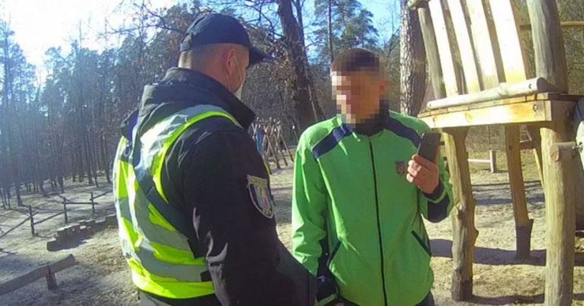 В Сети гуляют кадры с силовым арестом киевлянина за нарушение карантина: полиция показала свое видео