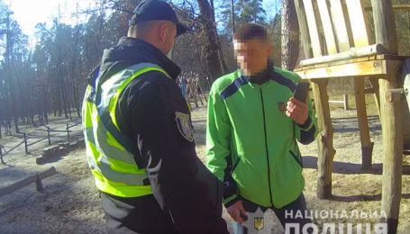 В Сети гуляют кадры с силовым арестом киевлянина за нарушение карантина: полиция показала свое видео