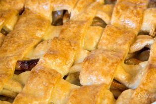 Звездный рецепт: яблочный пирог от Алексея Душки