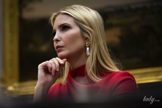 В красном платье и с красивым макияжем: Иванка Трамп в эффектном образе на видеоконференции