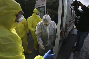 Вспышка коронавируса на Житомирщине: после празднования приезда заробитчанина из-за границы массово заболели люди