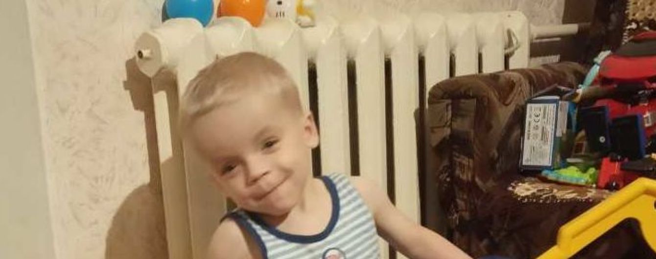 Мама Петрика благає допомоги в лікуванні сина