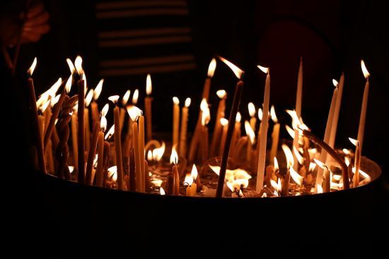 Смерть від коронавірусу у Харківській області: померла продавала свічки у церкві й контактувала з багатьма людьми
