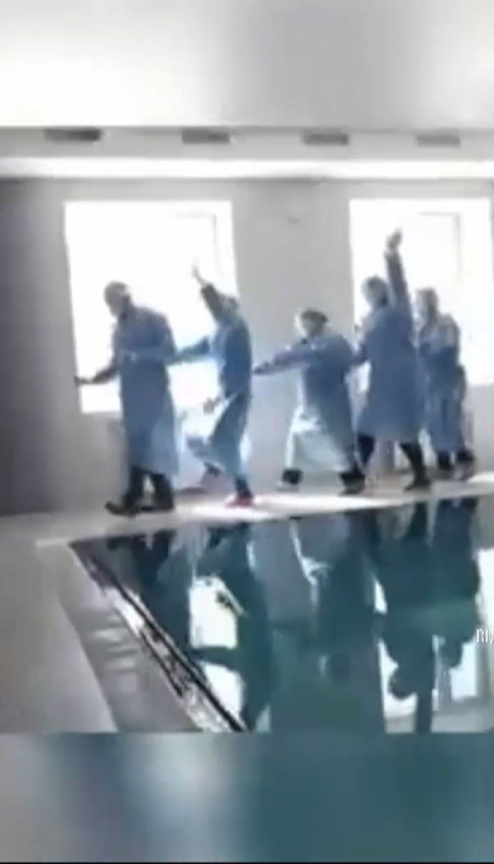 В Сети набирает популярность видео "антикоронавирусного" танца луцких медиков