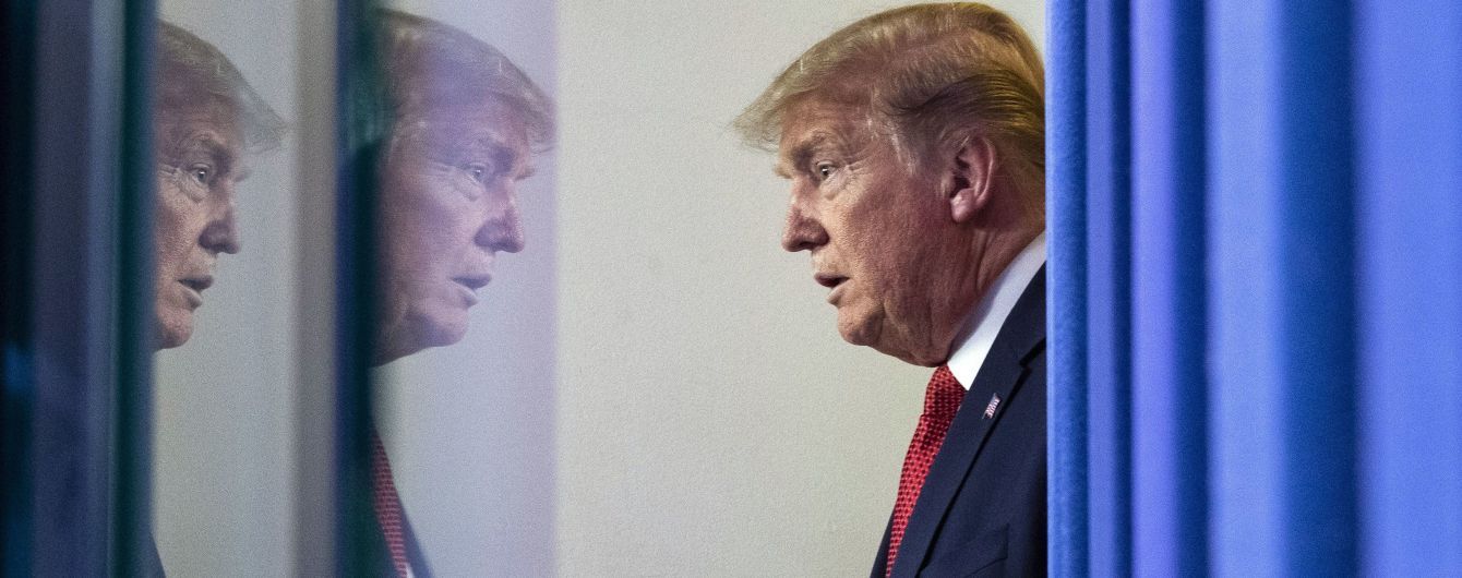 Трамп принимает сомнительные лекарства от коронавируса и продолжает отказываться от ношения маски
