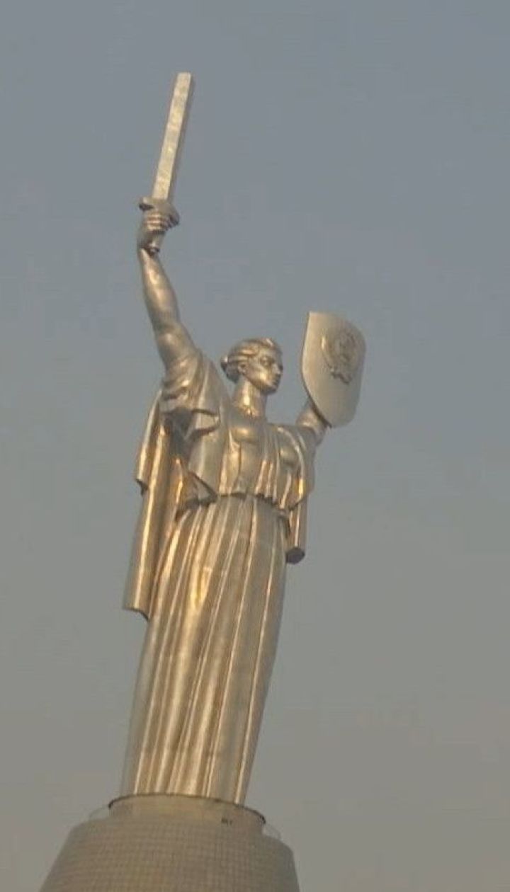 На смену пылевой буре столицу накрыл смог