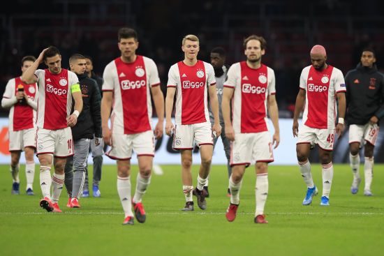 У Нідерландах заборонили спортивні події аж до осені, футбольний сезон завершать дочасно