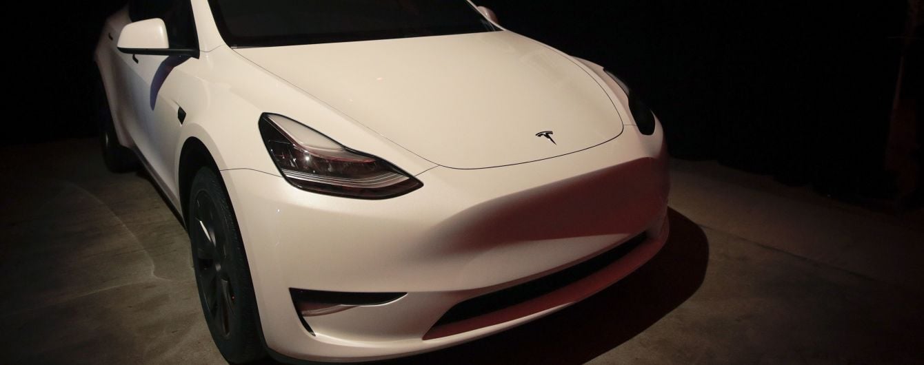 Tesla випустила найдешевшу версію кросовера Model Y