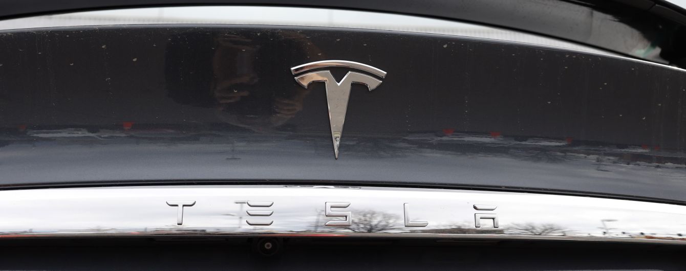 Бывший работник Tesla заплатит 400 тысяч долларов за "слив информации"