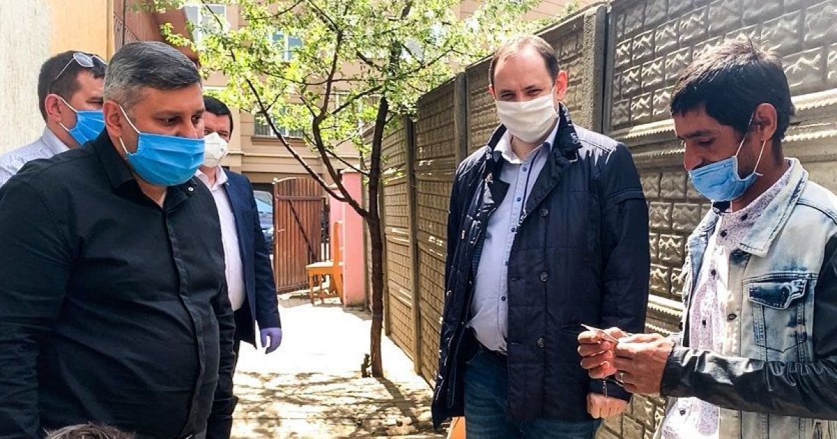 Марцінків після скандальної заяви про ромів зустрівся з ними і пообіцяв допомогу