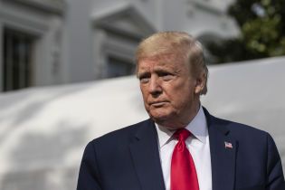 Трампа зобов'язали передати податкові декларації прокурору, але оприлюднять їх нескоро