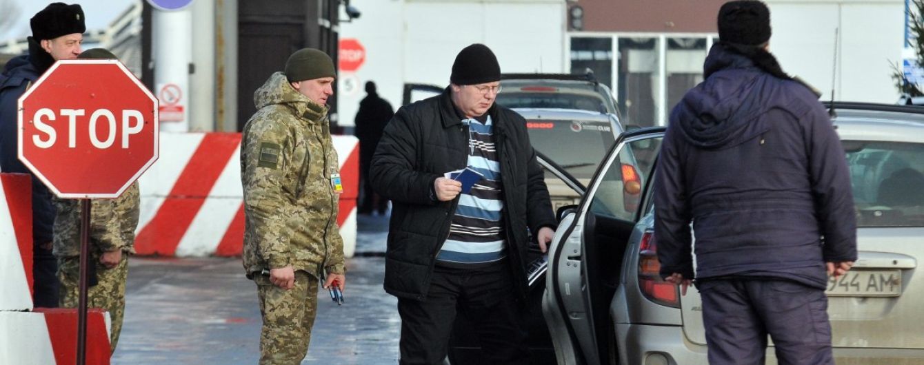 Україна відкрила 5 пунктів пропуску на кордоні зі Словаччиною та Молдовою